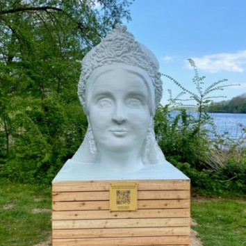 240501 Enthuellung Amalie2 v2